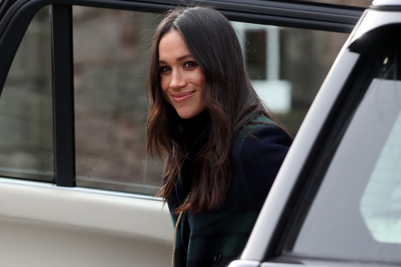 El príncipe Carlos llevará al altar a Meghan Markle (ella se lo pidió)