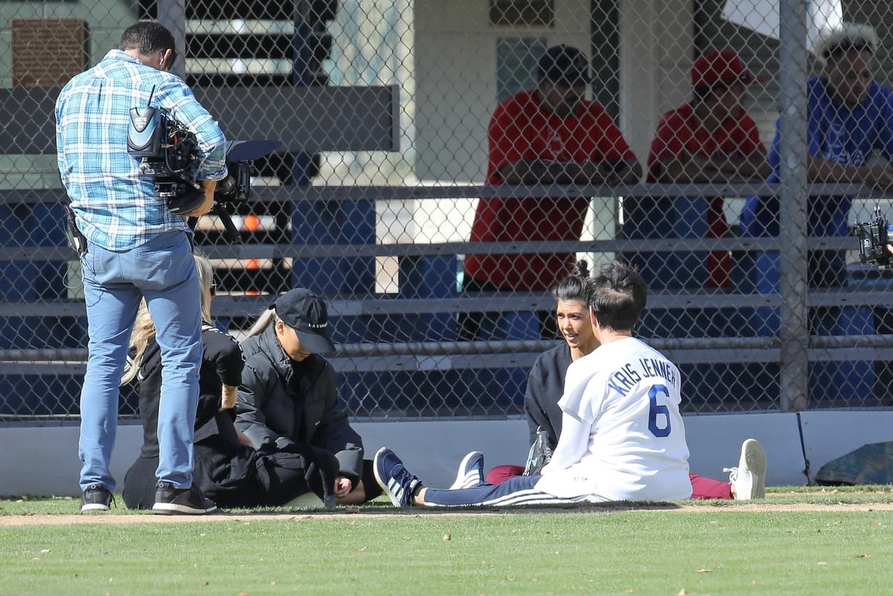 Un día después de esta grabación, Kris Jenner celebró una fiesta en su casa en la que no faltó su pareja, Corey Gamble.
