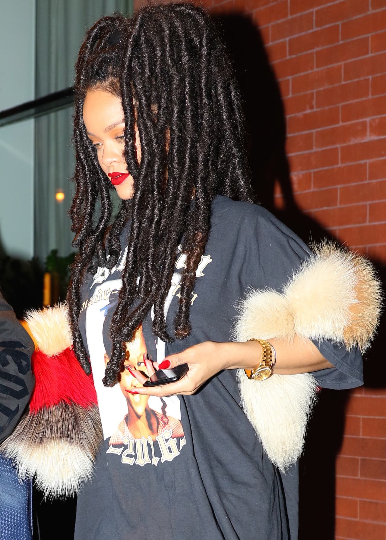 Pero a la salida, en la madrugada, iba más cómoda, con una playera.