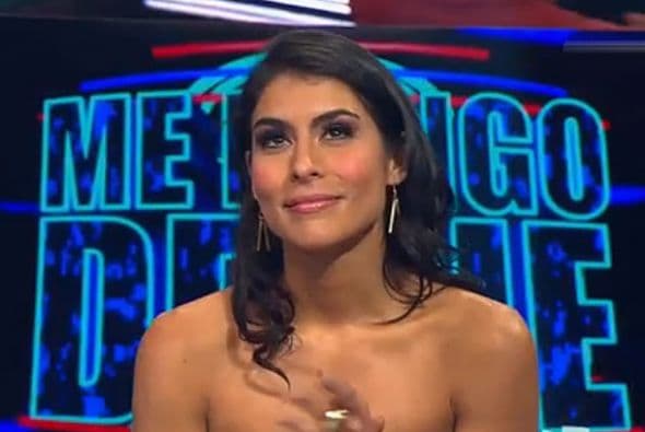 María estaba muy emocionada y sensible, pero trató de aguantarse las ganas de llorar.