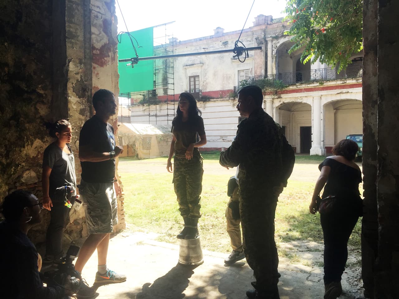 Así ha grabado Livia Brito sus escenas en el cuartel del ejército de Colombia en 'La piloto'