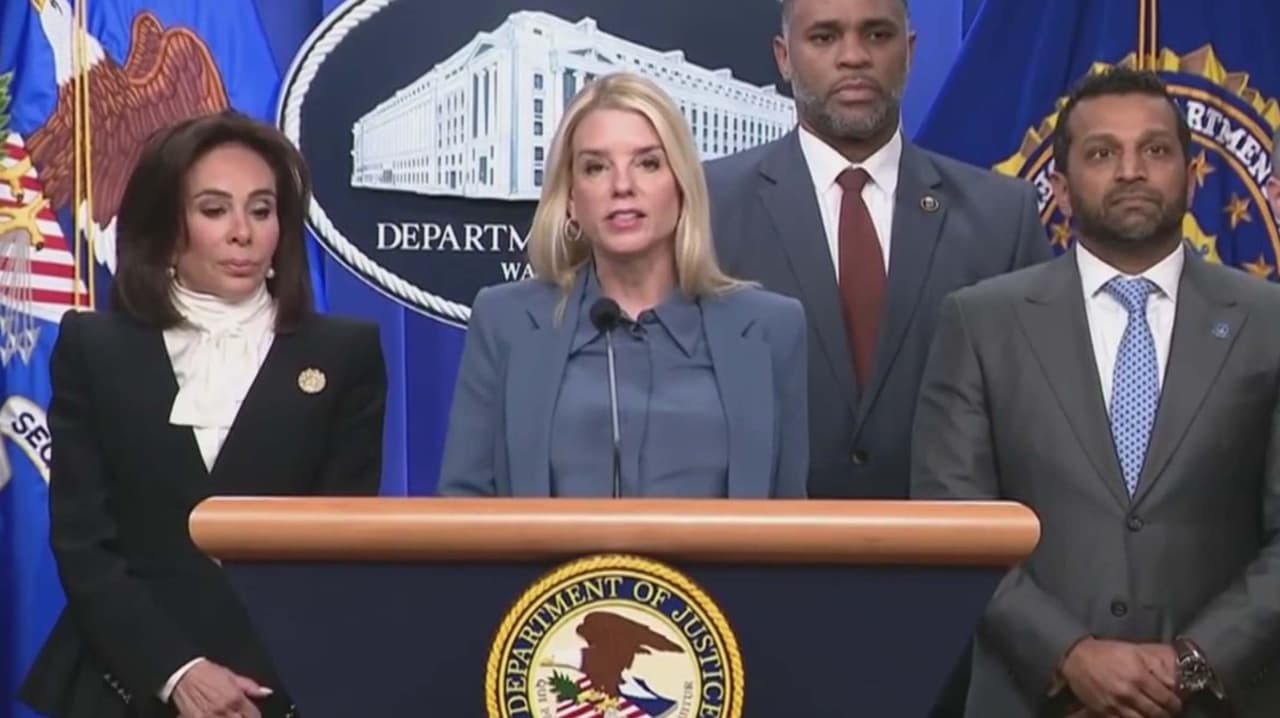 Pam Bondi ya no tiene que testificar sobre el caso Epstein, pero comité reclama su obligación