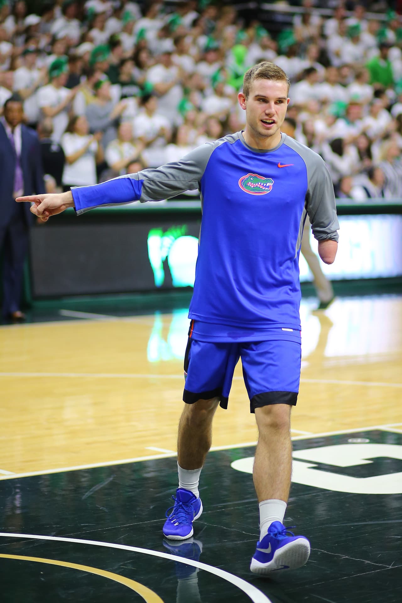 FL: Sin límites jugador de los Gators con una sola mano