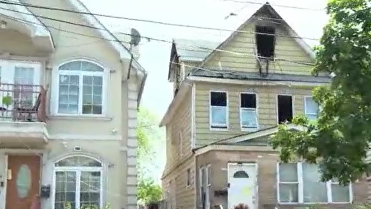 "Fue desesperante": Vecina de la casa incendiada en Jamaica donde murió bebé de 1 año