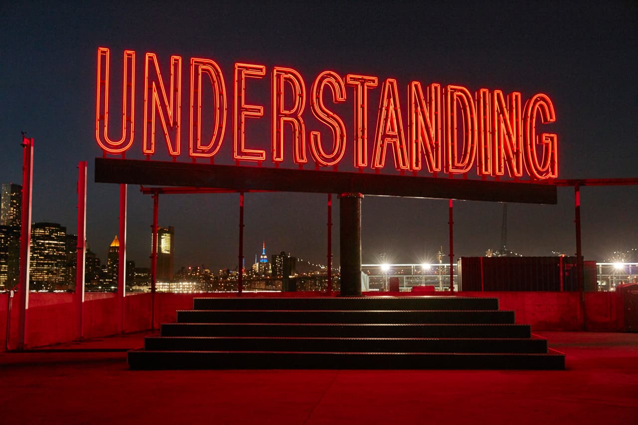 Work No. 2630 Understanding, de Martin Creed, permanecerá instalada en el Pier 6 de Brooklyn Bridge Park hasta el 26 de octubre.