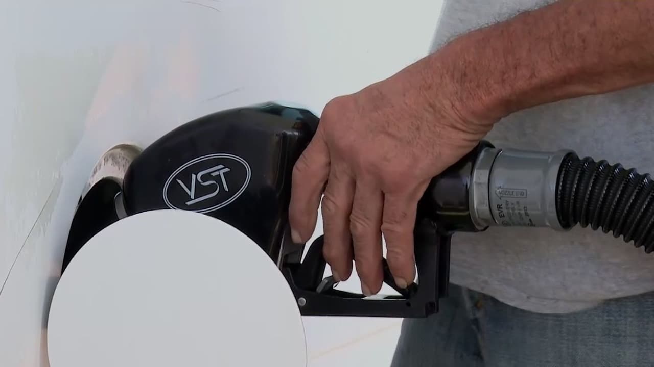 Inflación y gasolina disparadas en Los Ángeles: familias recortan comida y gastos para sobrevivir