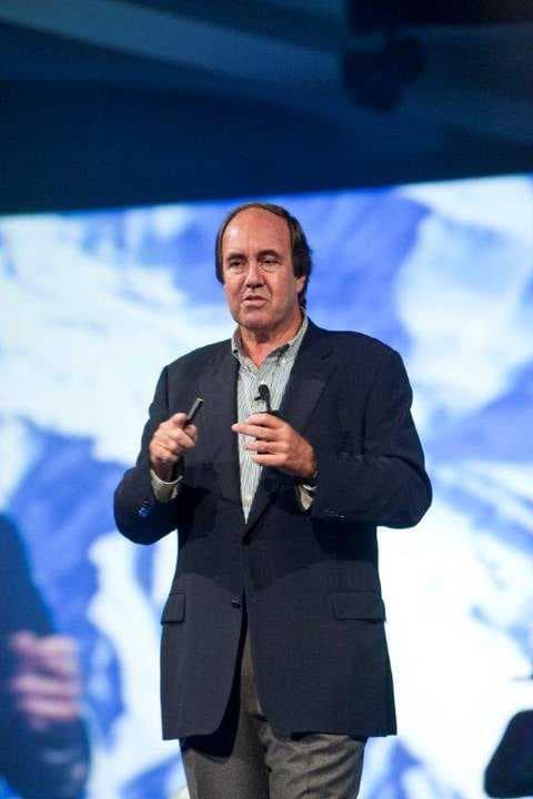 <b>Parrado hoy tiene 69 años y es una celebridad en Uruguay</b>. Pasa más de 200 días fuera de su país dando conferencias en todo el mundo.