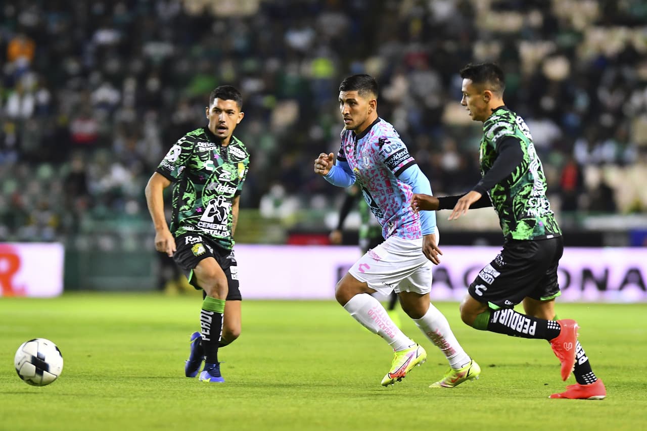 León logro su primera victoria del campeonato ante un Pachuca que marchaba con pase perfecto bajo el mando de Guillermo Almada.