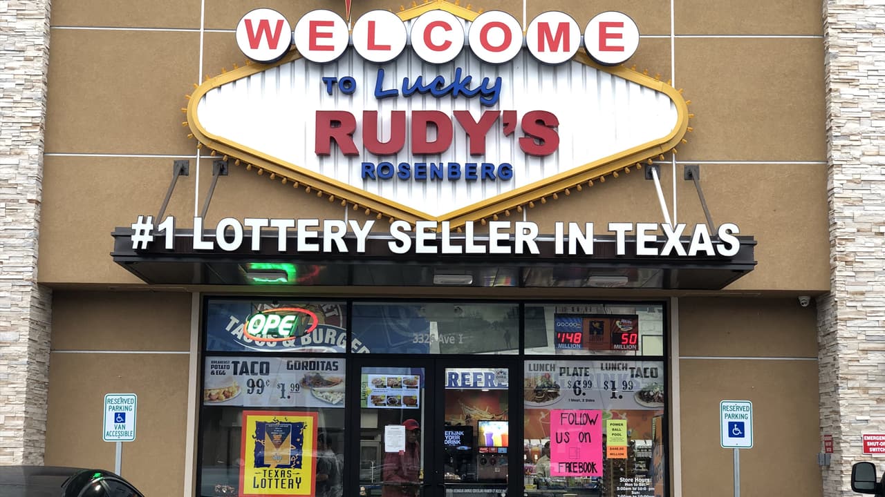 Rudy's Stop & Shop, una gasolinera localizada en Rosenberg, Texas, es popular en el estado porque ha vendido una gran cantidad de boletos de lotería que resultan ganadores. Hay personas que vienen incluso desde otros estados con la esperanza de obtener allí el boleto que los hará millonarios.