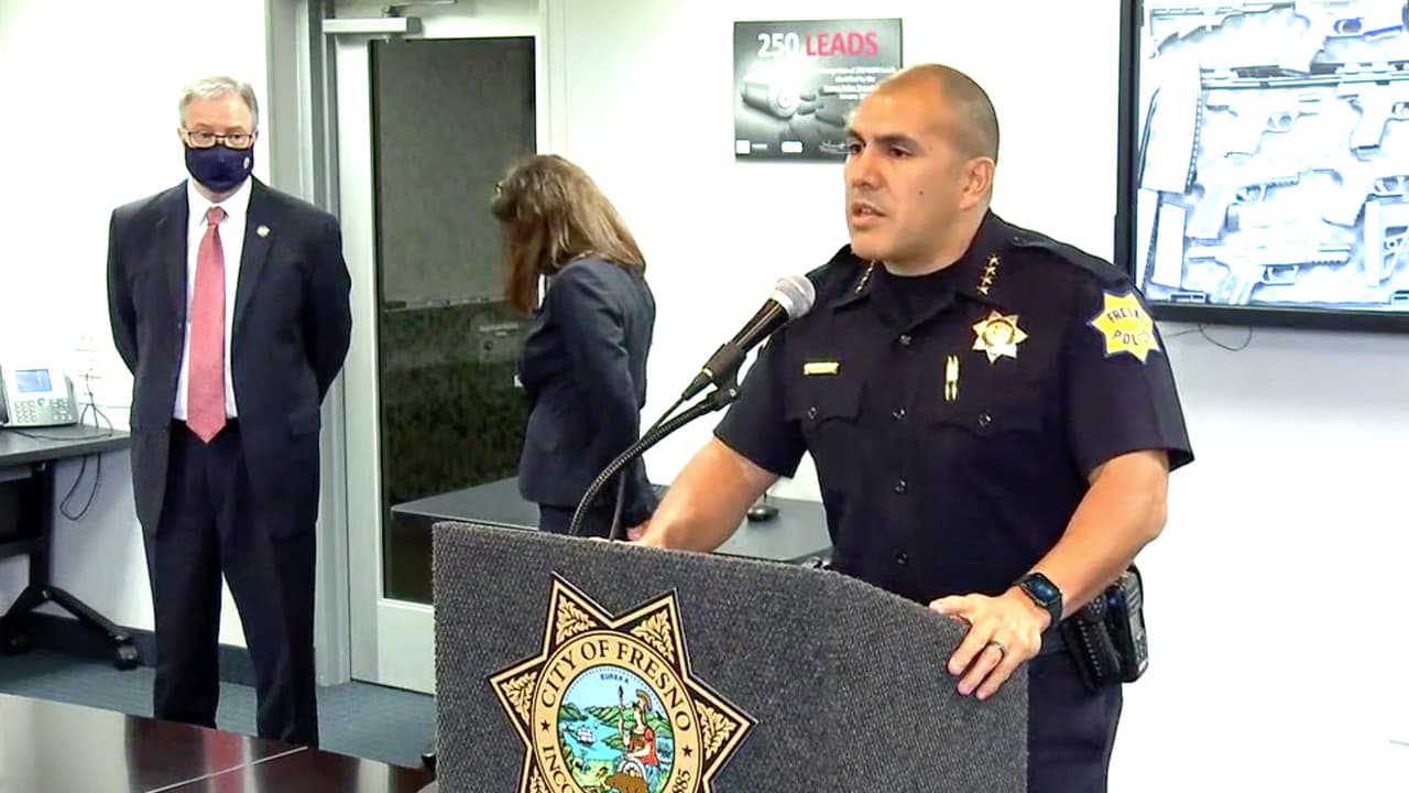 “Los vamos a encontrar y arrestar”: duro mensaje del jefe de la Policía de Fresno a los pandilleros de la zona