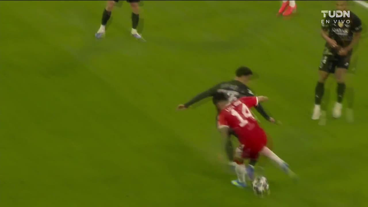 Luis Diaz el rompe caderas ¡Dejó en el suelo a Emery!