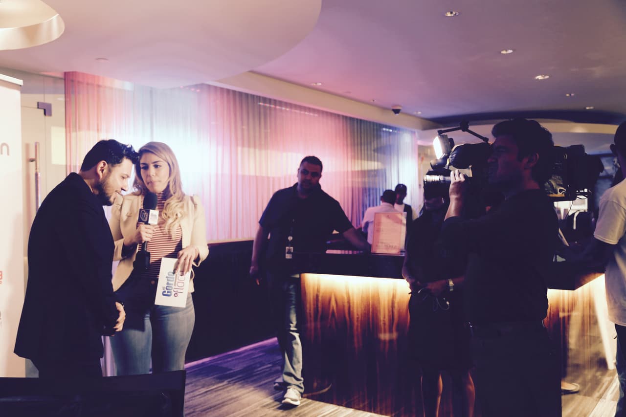 Como cada año, Roberto Tapia se unió al Radiotón de Univisión por los niños de St. Jude. Y es que para el cantante esto ya es tradición, siempre se pone la camiseta para ayudar a los pequeños que padecen esta terrible enfermedad llamada cáncer. Roberto no perdió la oportunidad de convivir con los voluntarios y alentó a los radioescuchas a donar llamando al 1-800-998-8432 ¡Dona tu también!