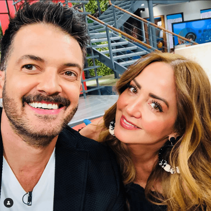 Andrea Legarreta respondió a los cuestionamientos de la prensa sobre las críticas y aseguró que a ella ese "saco no le quedó".
<br>