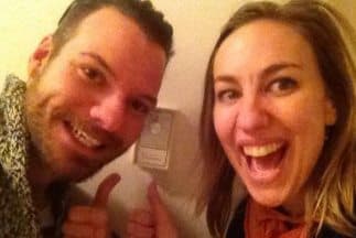 Sin comprar nada en un año, un par de amigos logró ahorrar 55,000 dólares