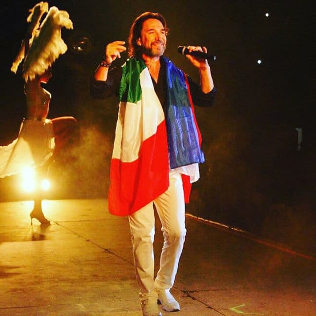 Marco Antonio Solís, conocido internacionalmente como "El Buki", nació en Michoacán, México, un 29 de diciembre de 1959.