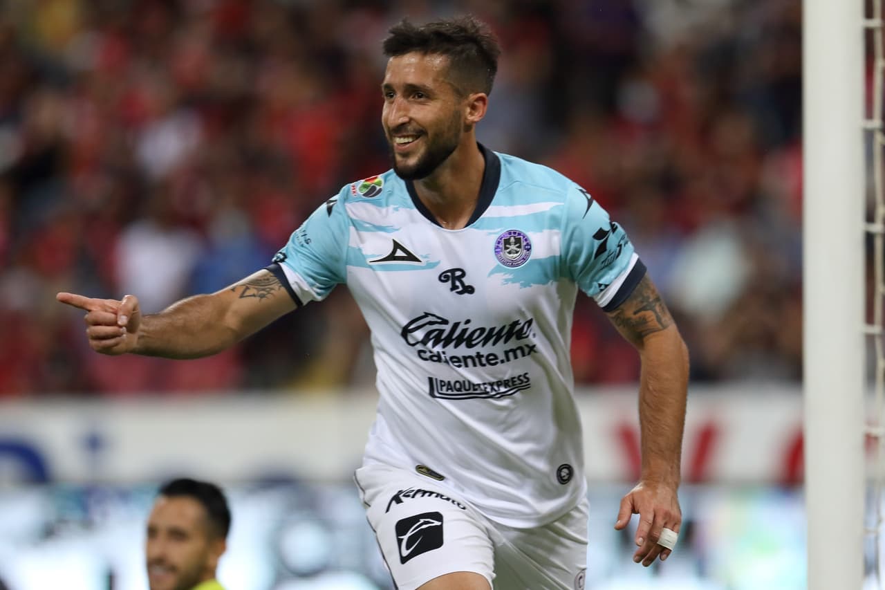 Mazatlán FC sorprendió y venció 1-2 al Atlas en el Estadio Jalisco en la Jornada 14 con doblete de Gonzalo Sosa.