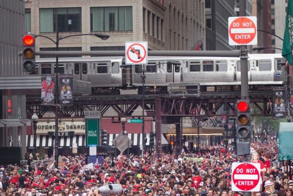 Pero los aficionados que se congregaron en calles de Chicago no sólo eran residentes de la ciudad.