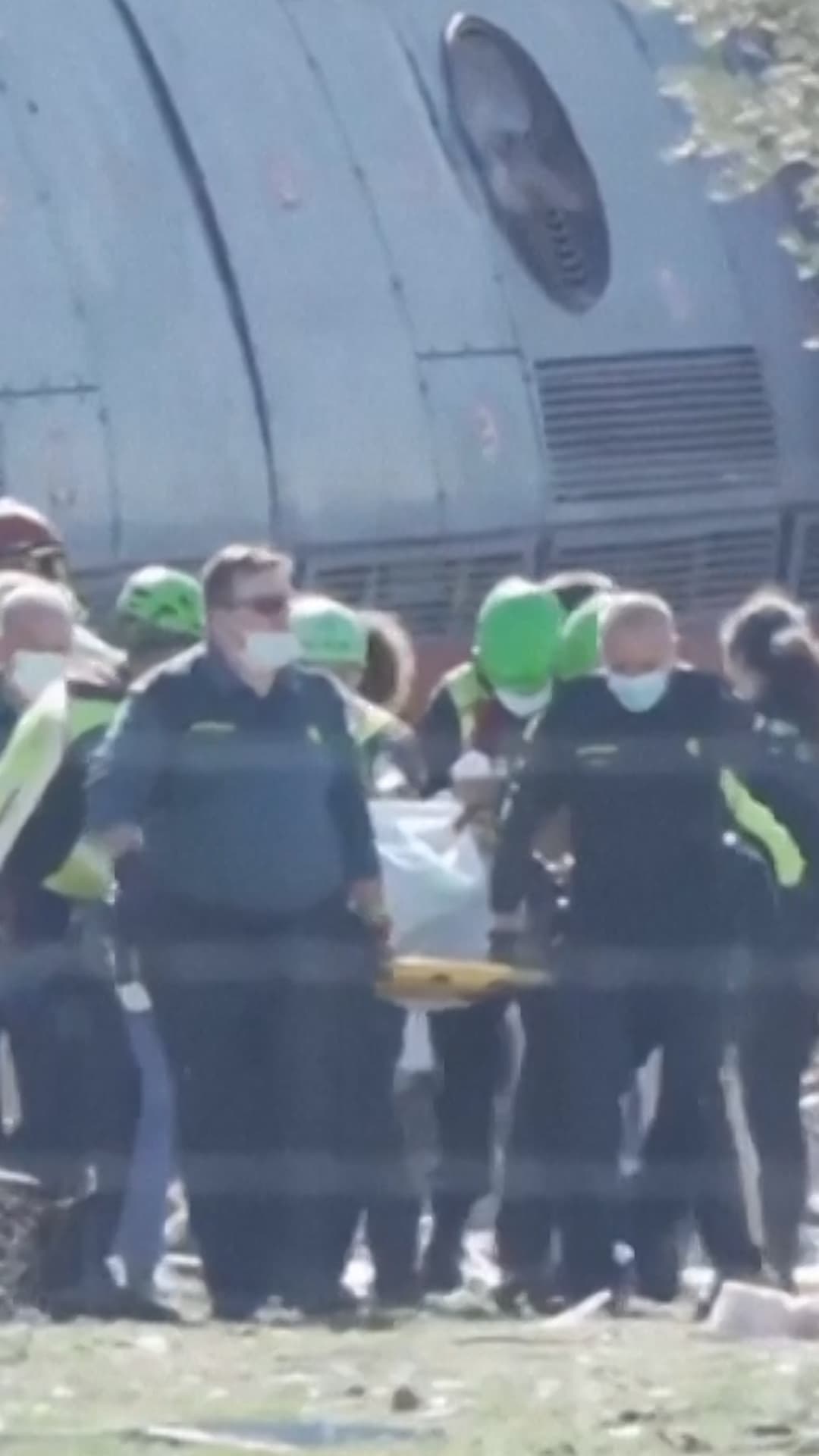 Rescatan a pasajeros tras el accidente de trenes en Toledo, España