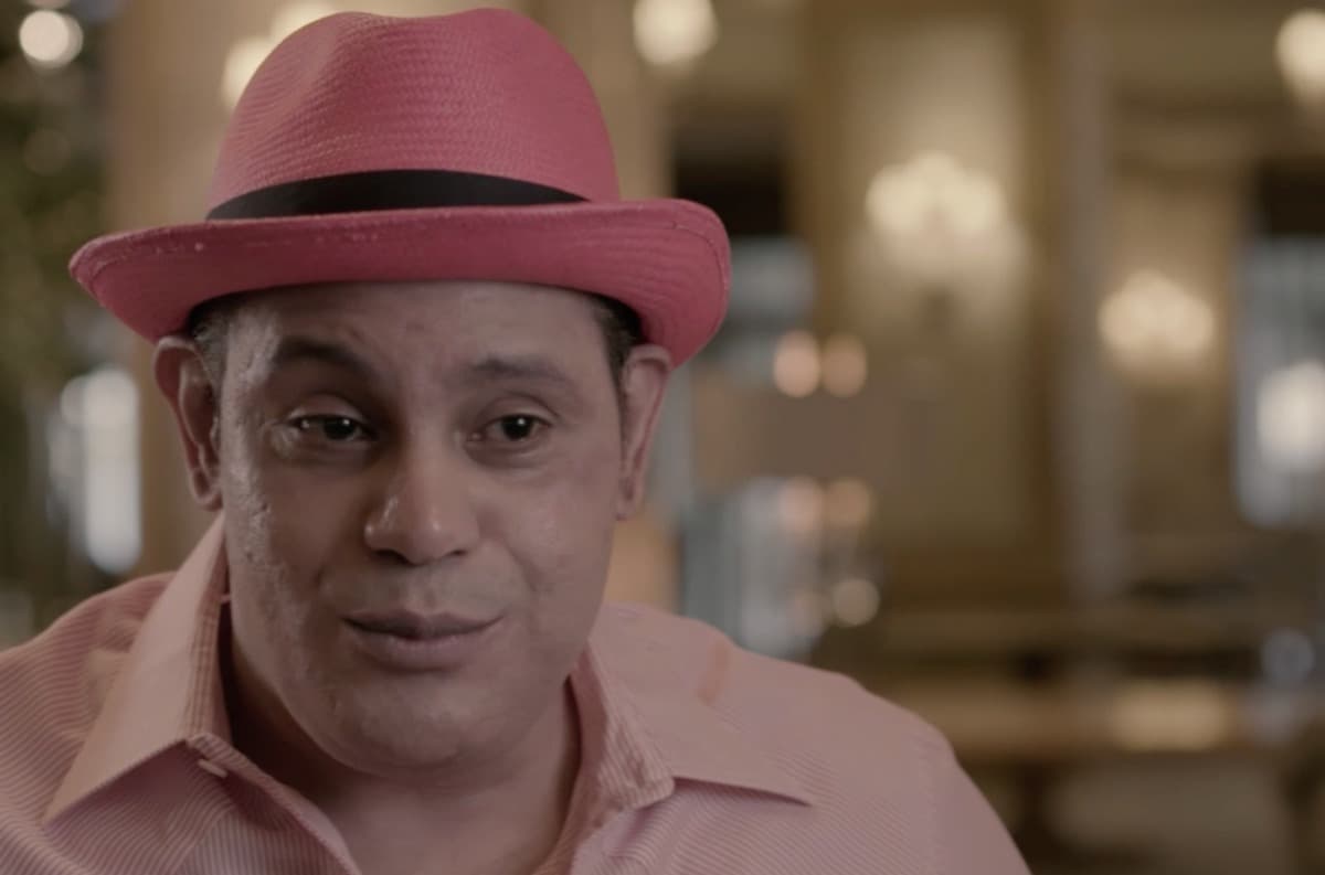 Sin embargo, su más reciente aparición en una entrevista televisiva causó un asombro mucho mayor.