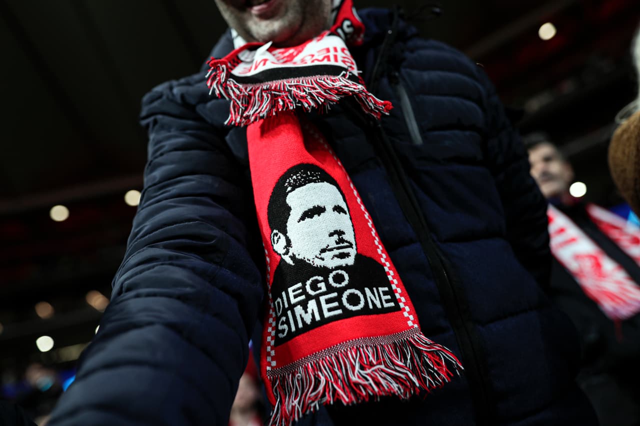 Bengalas, camisetas, bufandas y mucha alegría para la ida de los 8vos de final entre el Atleti y el Liverpool.