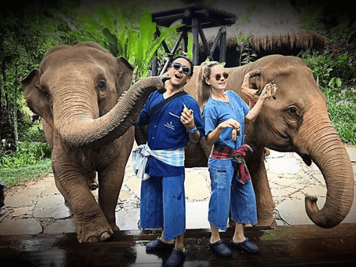 Al cumplir medio año de casados, Karla escribió: "6 meses de casados y, ¡parece que fue ayer! Gracias, Adal Ramones por consentirme y sorprenderme todos los días. Eres mi gran amor. Te amo, hermoso".