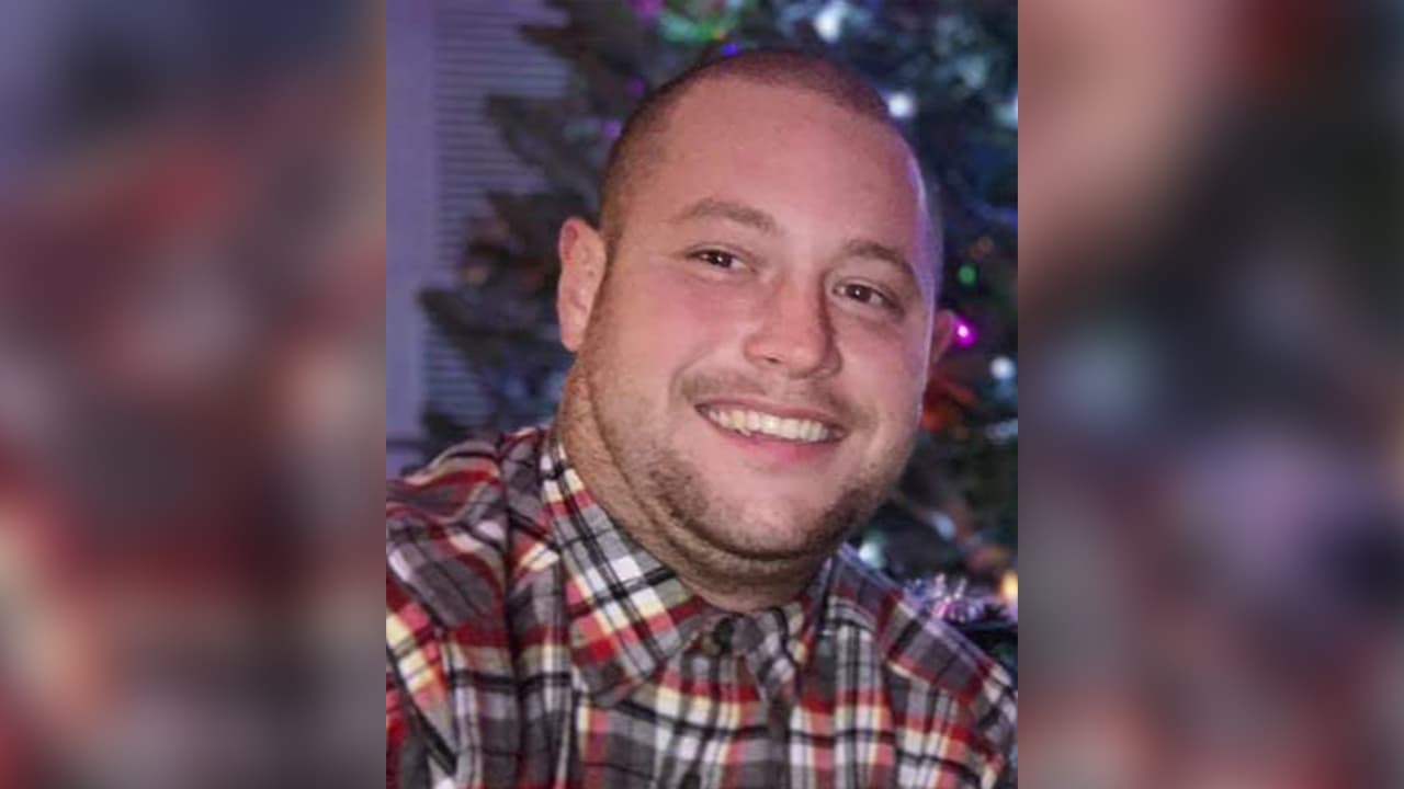 Benfer llegaba a su casa junto a su novia cuando ocurrió el incidente con un oficial de la Policía de Baytown.