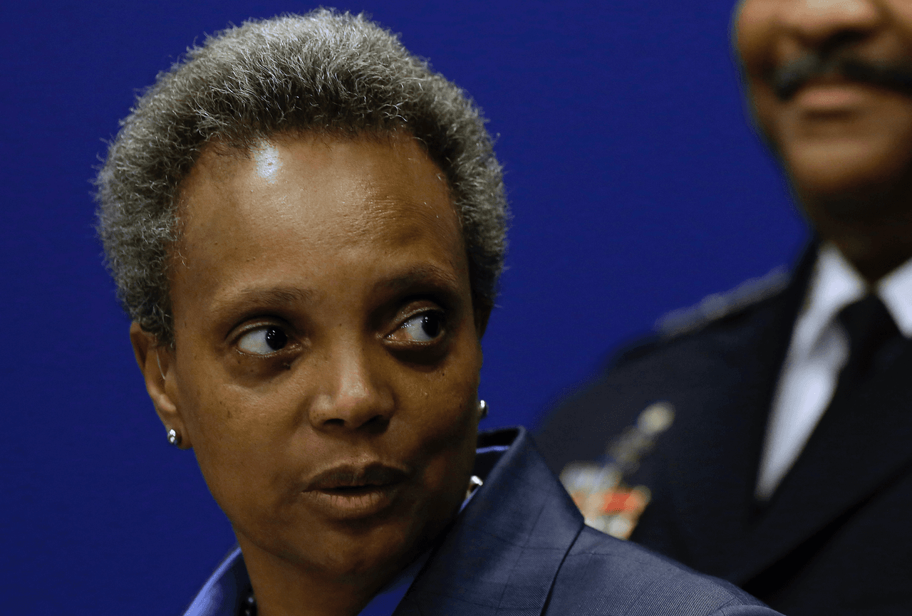 "No puedo creer lo que se está desarrollando en D.C. en este momento. El presidente Trump y sus seguidores incitaron esta violencia. Vergüenza para todos los funcionarios electos en el Congreso y en otros lugares que fomentaron esta insurrección antidemocrática de extremistas. Esto no es democracia. Esto es una vergüenza", alcaldesa de Chicago, Lori Lightfoot.