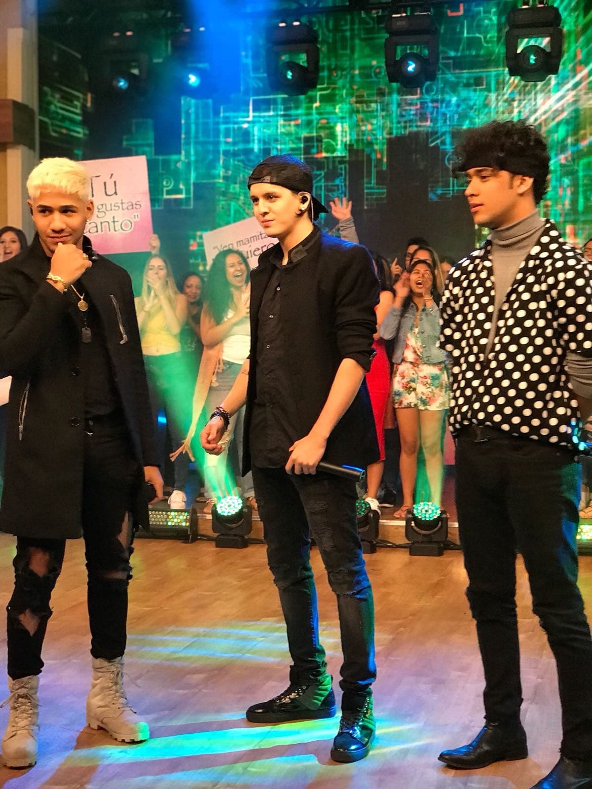 Después de una charla muy amena, los integrantes de CNCO estaban listos para poner a bailar a todos en el estudio.