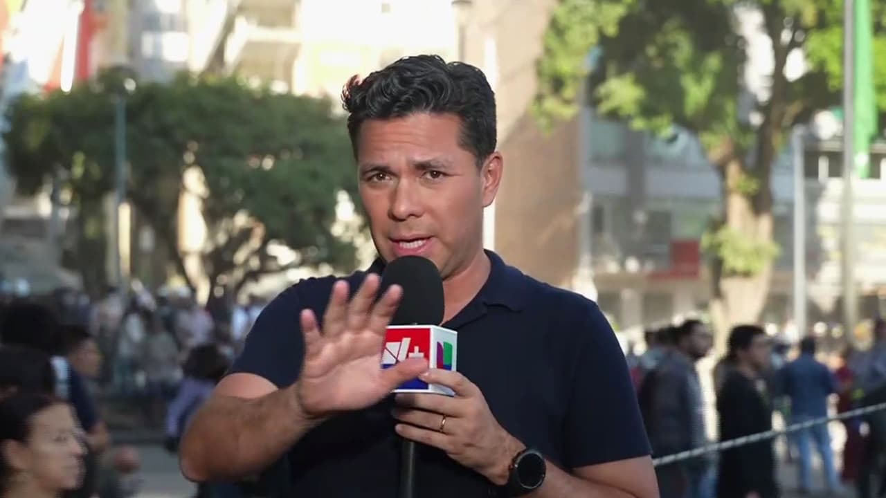 Luis Carlos Vélez presencia alarma por sismo durante transmisión en vivo en Pereira, Colombia