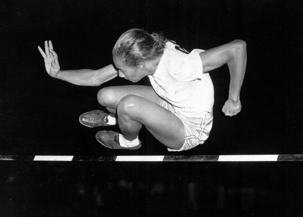 "Race to Gately", una serie de eventos centrados en la pista y el campo para encontrar el más rápido de Chicago. Los concursos estarán disponibles para niños y niñas desde el primer grado hasta la escuela secundaria (de 6 a 18 años). Varias ubicaciones en la ciudad ofrecerán "Experiencias de pista y campo" o una competencia de carreras de 60 metros "Niños más rápidos".