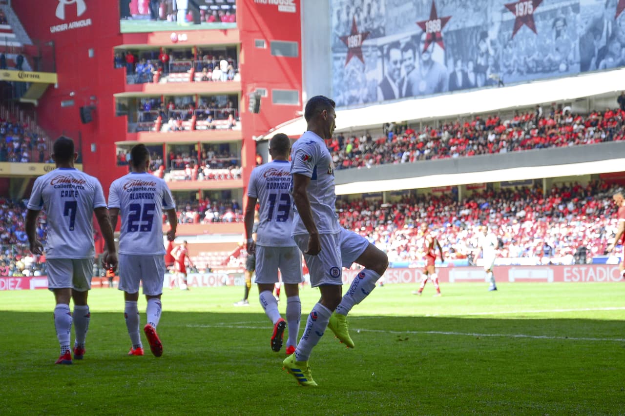 La fiesta estaba servida para el visitante, en un juego donde el local tenía más el balón.