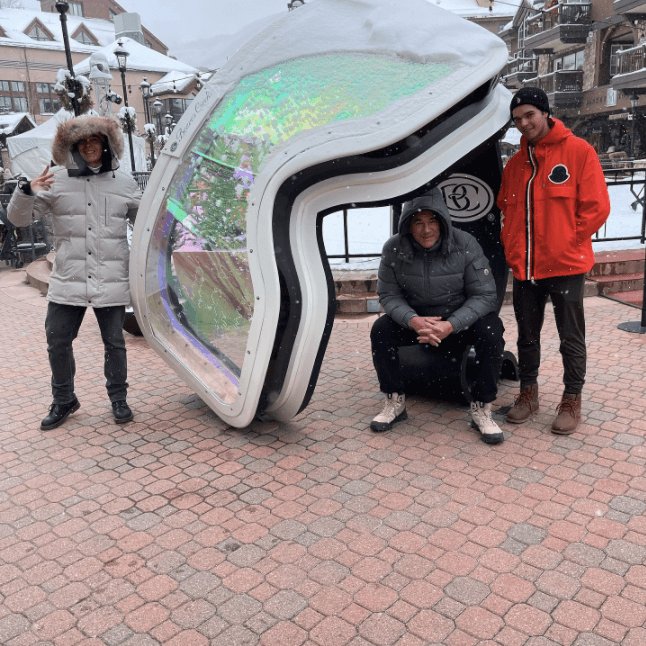 “El refugio más grande que tengo en la vida sin lugar a dudas es mi Familia… Les Amo”, escribió el actor en una foto durante sus vacaciones de fin de año de 2021.