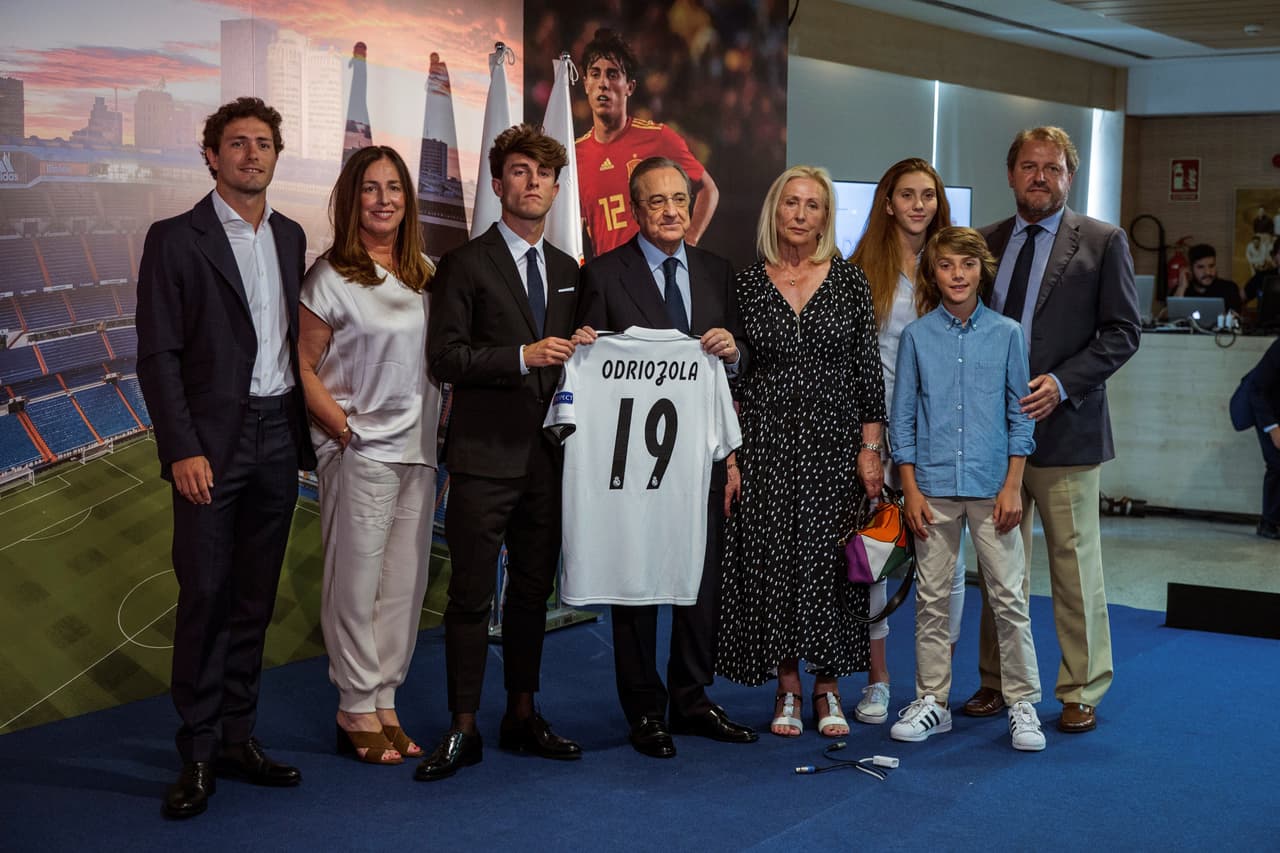 Odriozola, lateral derecho de 22 años formado en las categorías inferiores de la Real Sociedad, fue incorporado por el Real Madrid el pasado 5 de julio.