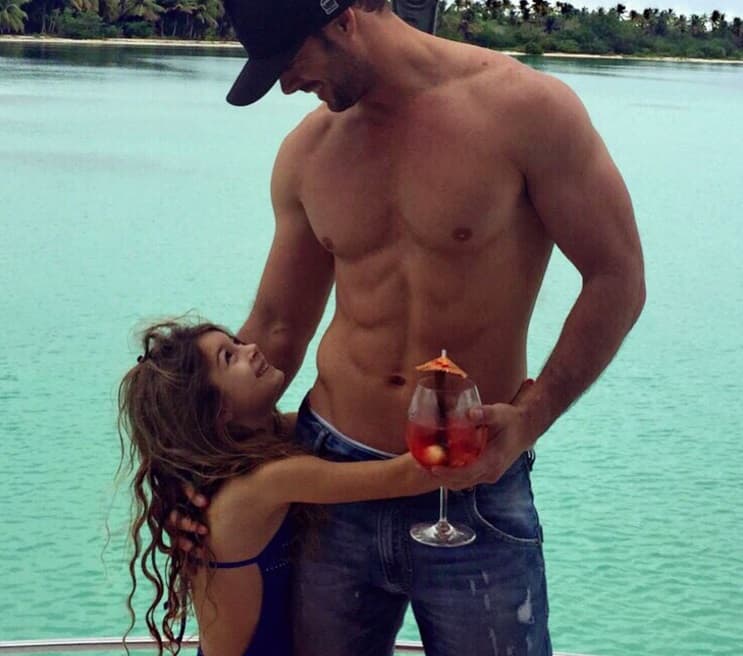 La pequeña Kailey Alexandra es la princesa de papá Levy, el actor cubano se desvive en cariño para su muñeca.