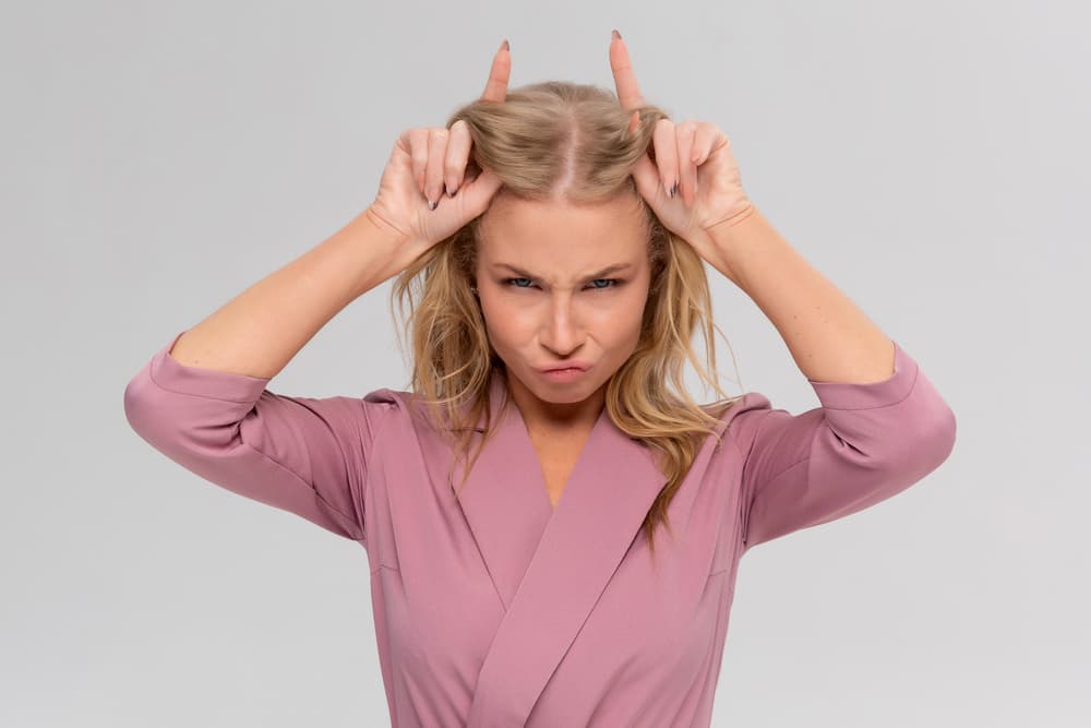 <b>TAURO</b>
<br>Te duele que seas tan rígido y te cuesta expresar tus más profundos sentimientos. Por eso muchas veces te muestras terco, posesivo y ambicioso y sufres mucho de celos.