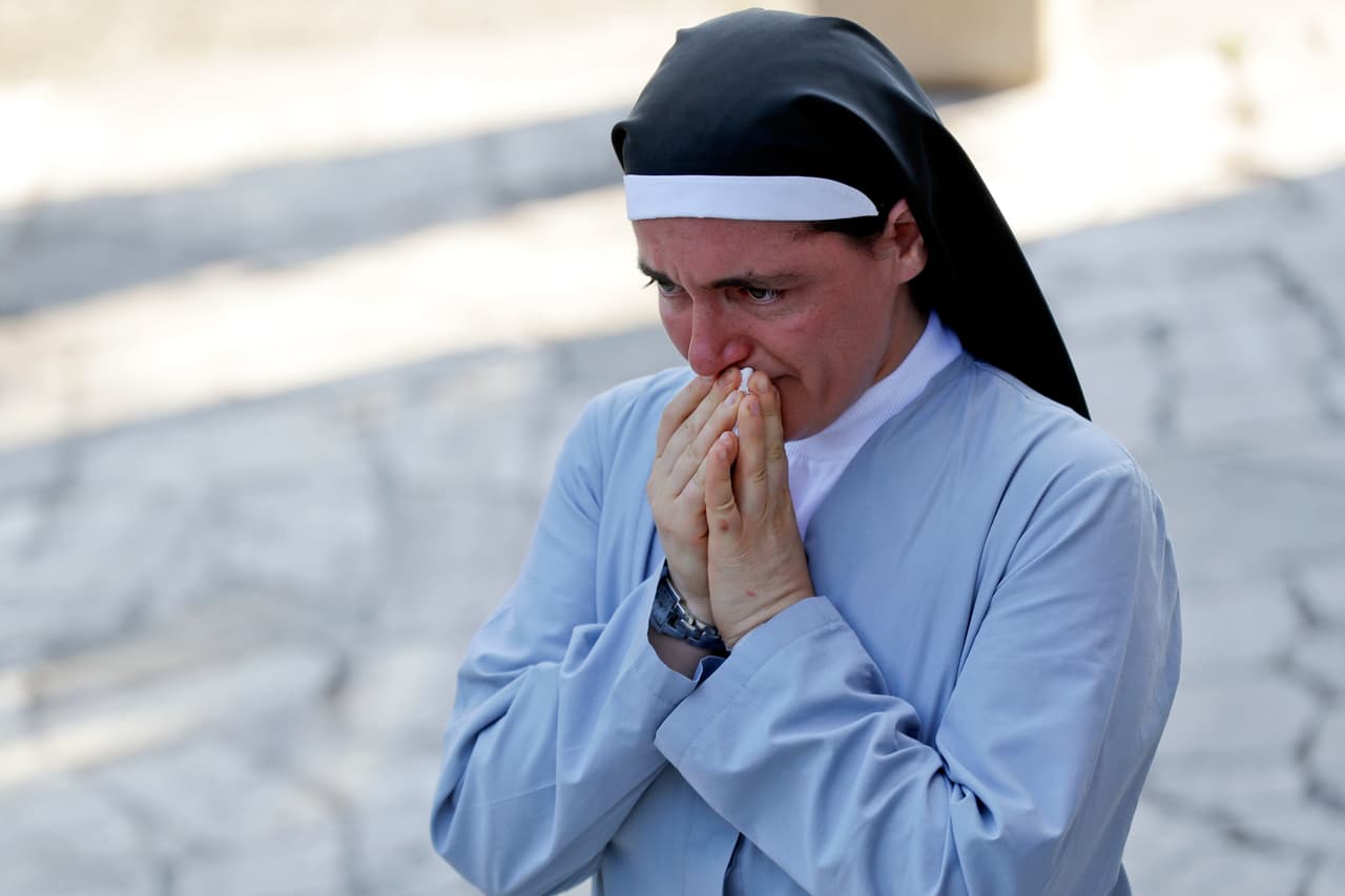 Esta es la historia de la religiosa que se convirtió en el rostro del devastador terremoto en Italia
