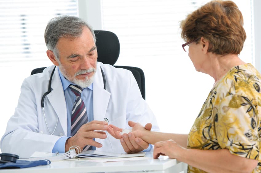 <b>6. Médicos generales de medicina interna</b>
<br>
<br>Salario medio anual: 203,940 dólares
<br>Empleos: 1,870