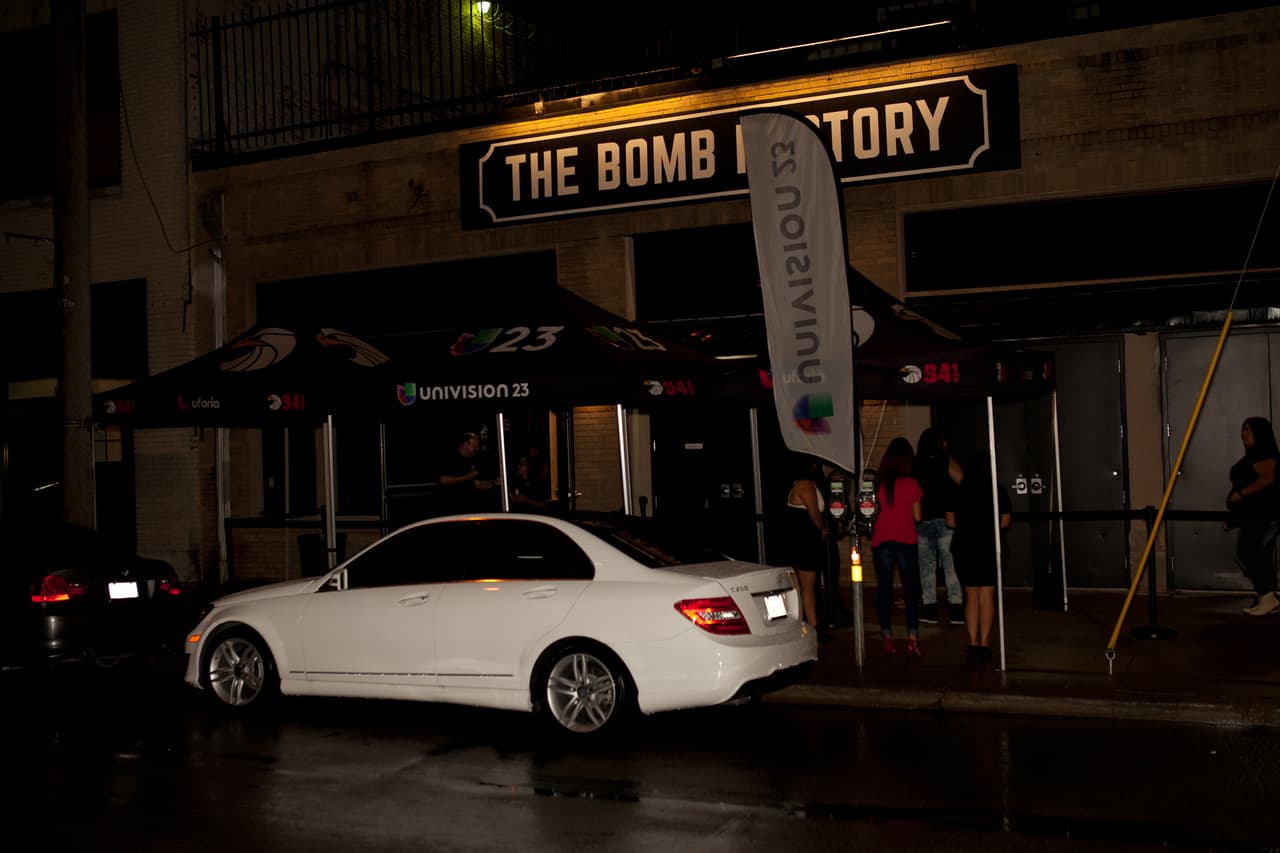 Con la 'Bandononona Clave Nueva' y 'La Séptima Banda' en -The Bomb Factory-