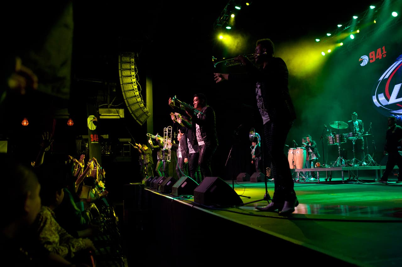 Con la 'Bandononona Clave Nueva' y 'La Séptima Banda' en -The Bomb Factory-