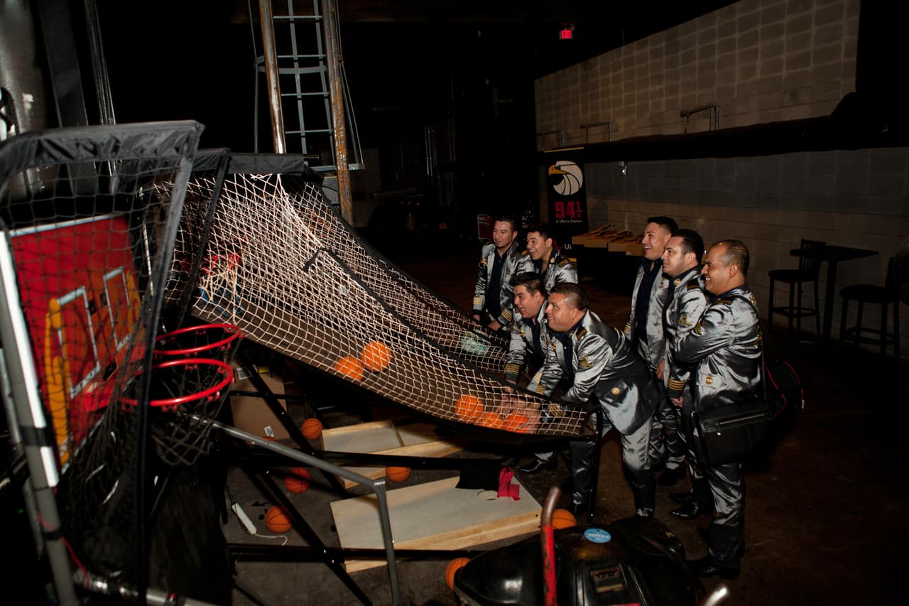 Con la 'Bandononona Clave Nueva' y 'La Séptima Banda' en -The Bomb Factory-