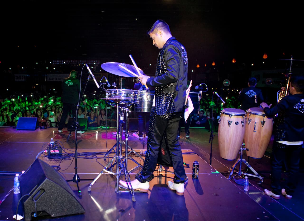 Con la 'Bandononona Clave Nueva' y 'La Séptima Banda' en -The Bomb Factory-