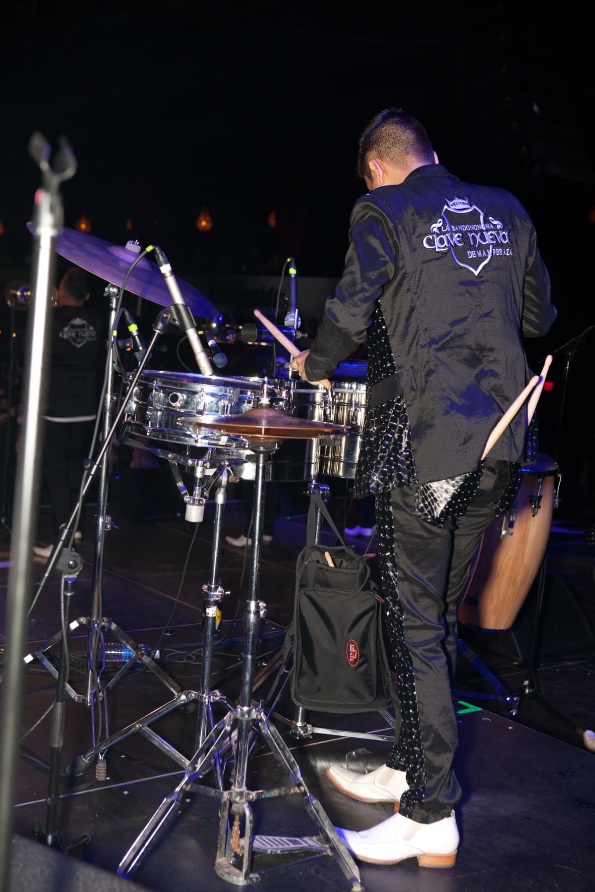 Con la 'Bandononona Clave Nueva' y 'La Séptima Banda' en -The Bomb Factory-