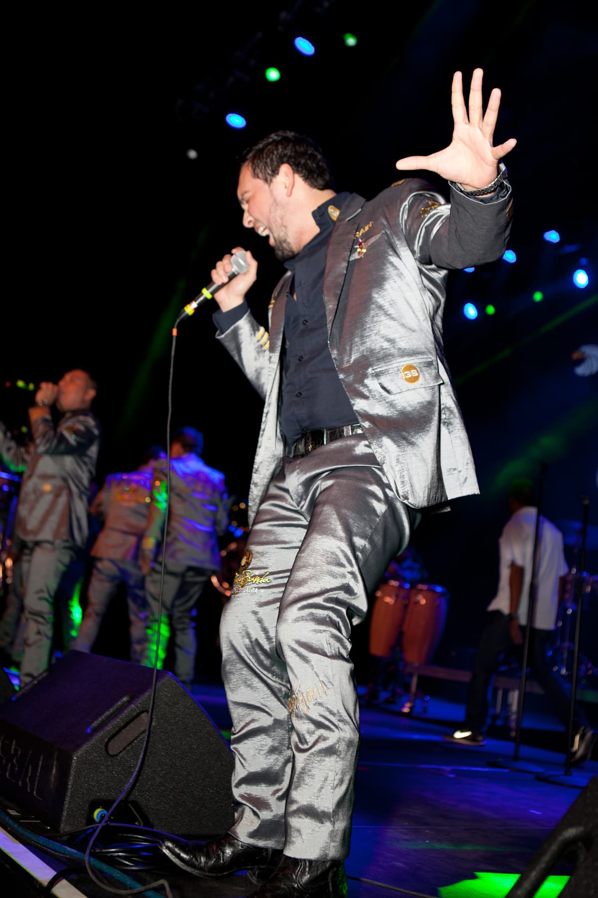 Con la 'Bandononona Clave Nueva' y 'La Séptima Banda' en -The Bomb Factory-