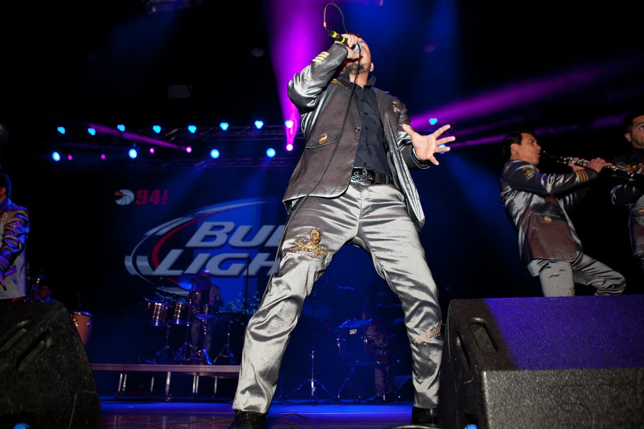 Con la 'Bandononona Clave Nueva' y 'La Séptima Banda' en -The Bomb Factory-