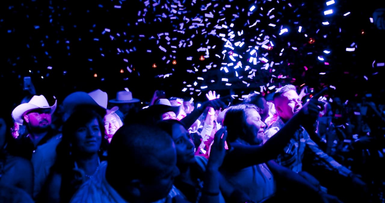 Con la 'Bandononona Clave Nueva' y 'La Séptima Banda' en -The Bomb Factory-