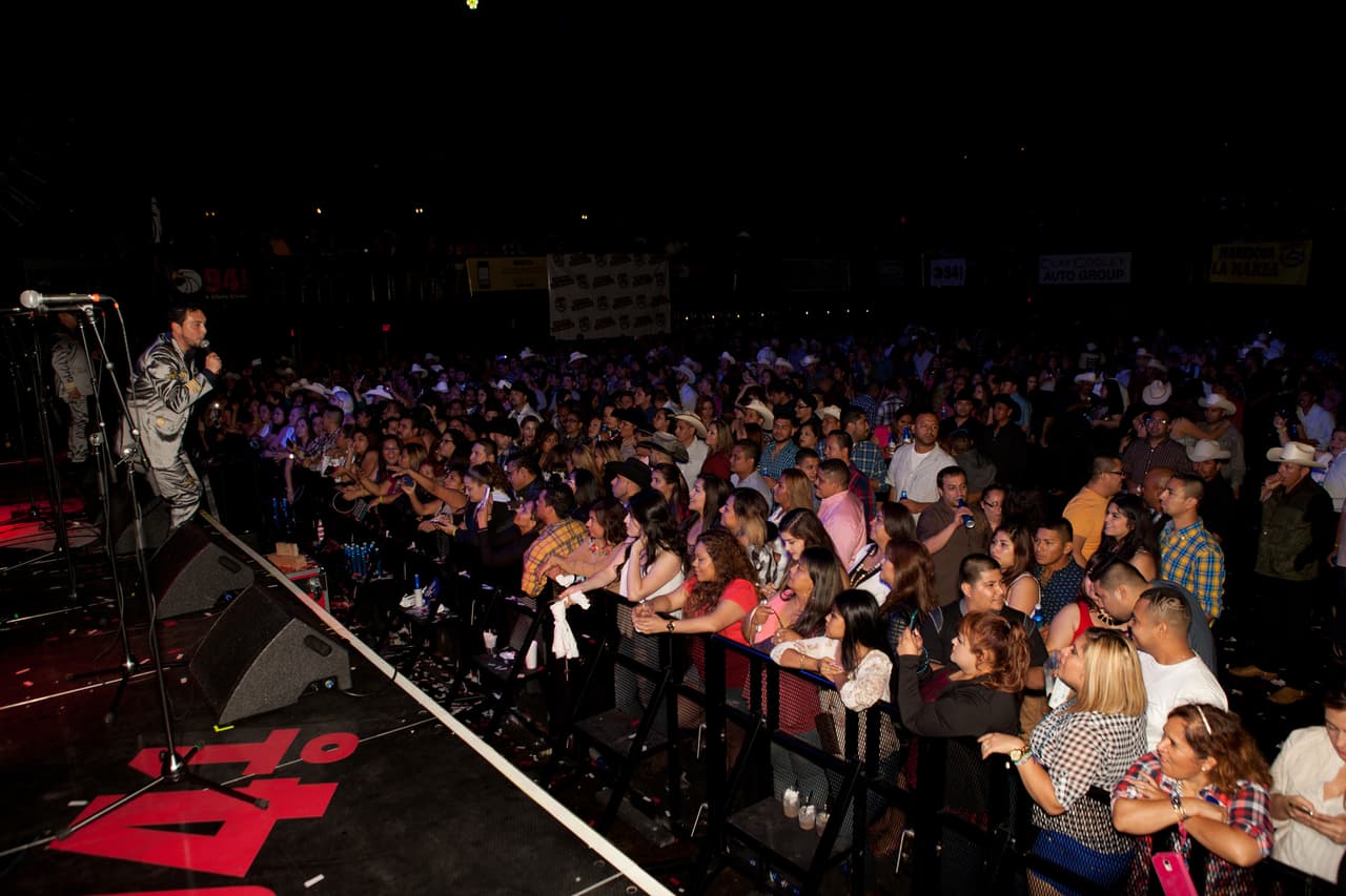 Con la 'Bandononona Clave Nueva' y 'La Séptima Banda' en -The Bomb Factory-