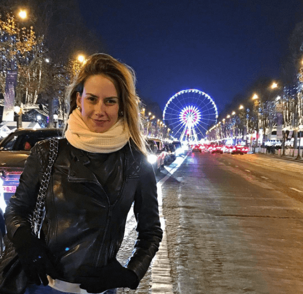 En 2009, sostuvo una relación con un empresario mexicano llamado Roger Romero, con quien se dejó ver muy acaramelada en alguna ocasión que visitaron Valle de Bravo, Estado de México, esto de acuerdo con información de la revista Quién.