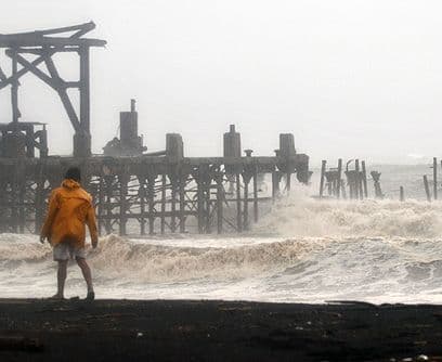La primera de 2010. Una semana después de la erupción del Pacaya vino Agatha, la primera tormenta de la temporada 2010 del Pacífico. "Fue tremendo", dijo Gabriel Valle, uno de los directores de la Fundación para el Ecodesarrollo y la Conservación (Fundaeco). Los efectos del meteoro fueron catastróficos. Mató a más de 100 personas y causó daños incalculables.