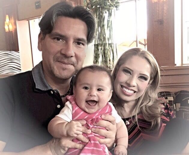 Adriana nos confesó cómo se ha enfrentado al reto de ser mamá usando sólo sus pies..