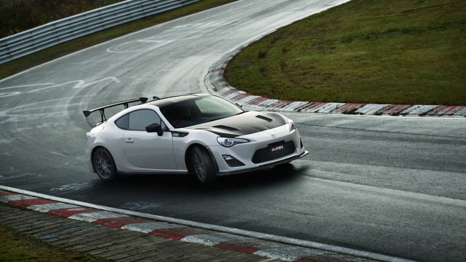 <b>Toyota 86 GRMN de 2016</b>:
<br>
<br>2016 fue el turno del Toyota 86, el coupé con excelente dinámicas de manejo antes conocido como el Scion FR-S. Cada una de las 100 unidades estaba equipada con un motor cuatro cilindros de 2.0 litros que generaba 216 caballos de fuerza, 16 caballos de fuerza más que el modelo regular, como resultado de thanks in part to nuevos colectores de admisión y escape y de componentes internos de baja fricción. La transmisión manual especial de GRMN contó con radios cortos y 6 velocidades. El precio por unidad era el equivalente a 57,000 dólares, lo cual explica que las ventas hayan estado restringidas nuevamente a Japón.